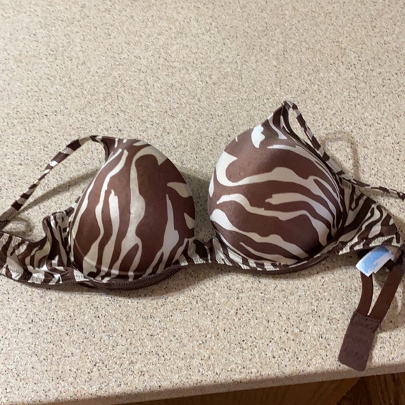 Victoria secret push up bras - Picture 4 of 4